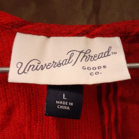 Red blouse - Picture 3 of 3